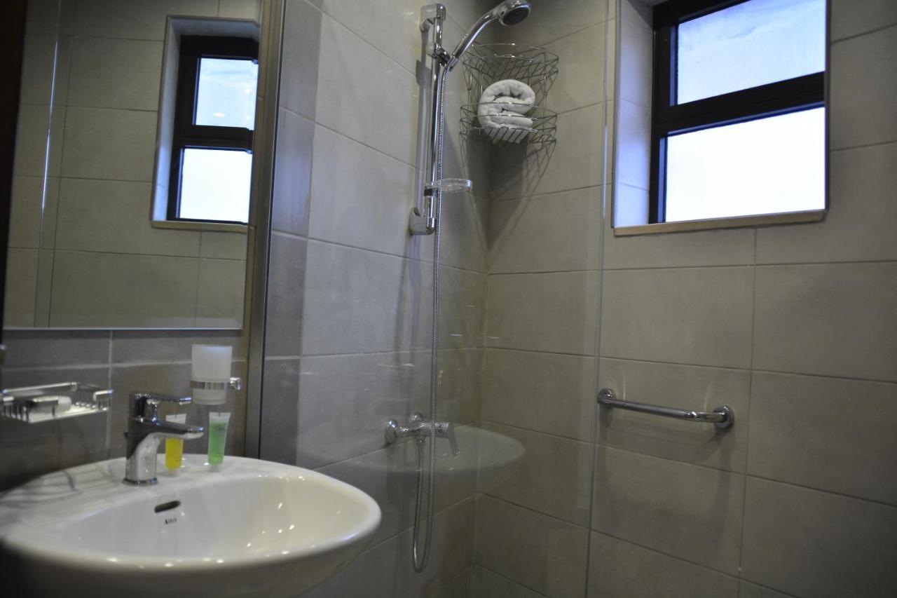 سما عمان للشقق الفندقية Sama Amman Hotel Apartments ภายนอก รูปภาพ